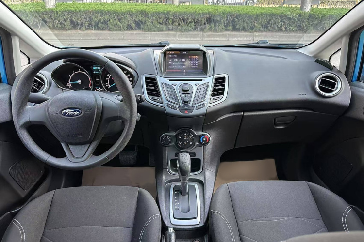 福特 嘉年华 2013款 两厢 1.5L 自动时尚型中控内饰7002