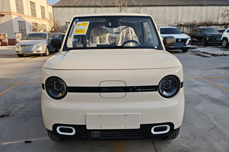 吉利银河 熊猫 2025款 210km 元气熊车身外观2