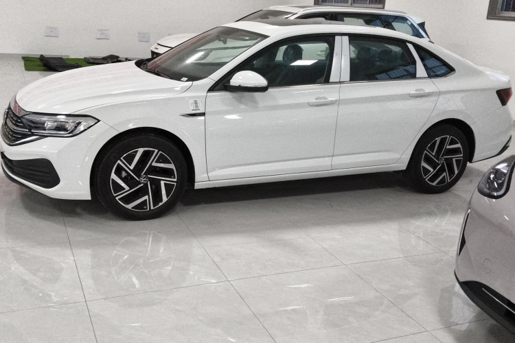 大众 速腾 2025款 300TSI DSG飞越版车身外观4