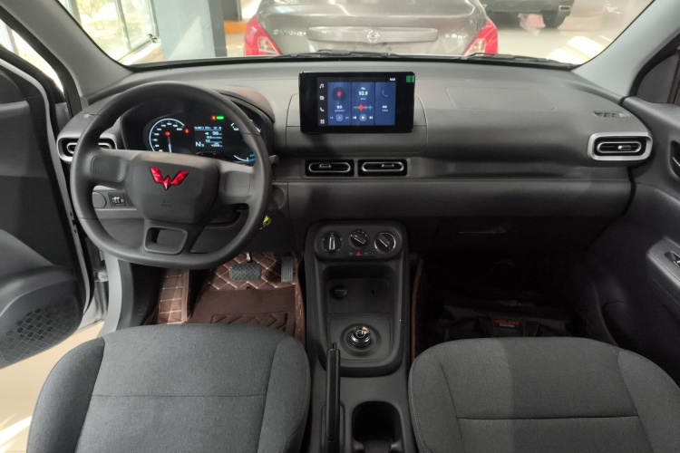 五菱汽车 五菱宏光新能源 2024款 纯电版 300KM 标准型中控内饰7002