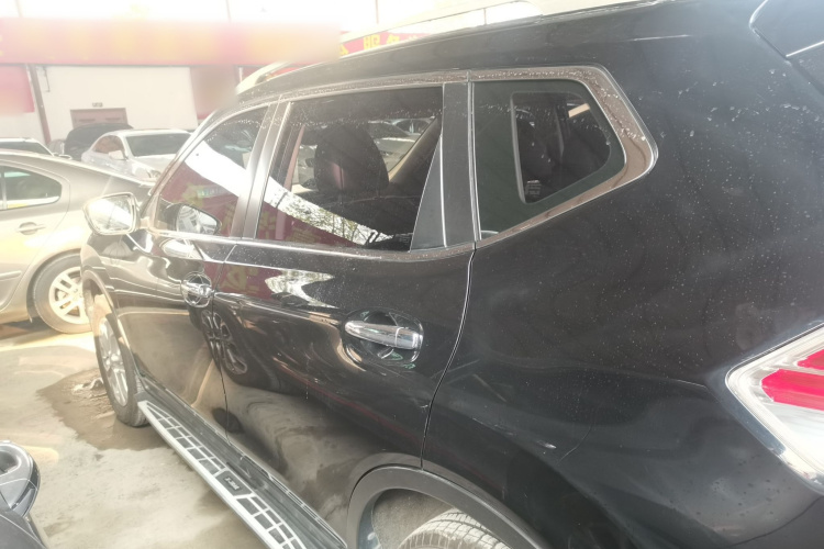 日产 奇骏 2015款 2.0L CVT舒适MAX版 2WD车身外观6003