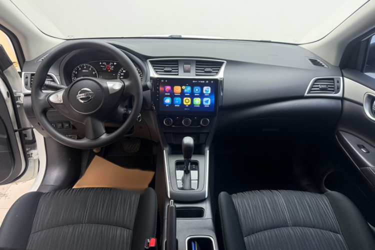 日产 轩逸 2024款 改款 经典 1.6XE CVT舒适版中控内饰7008