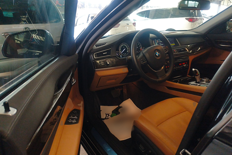 宝马7系 2014款 730Li 臻享型中控内饰20