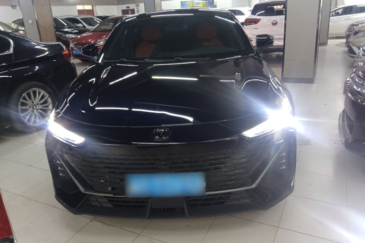 长安UNI-V 2023款 1.5T 尊贵型车身外观6001