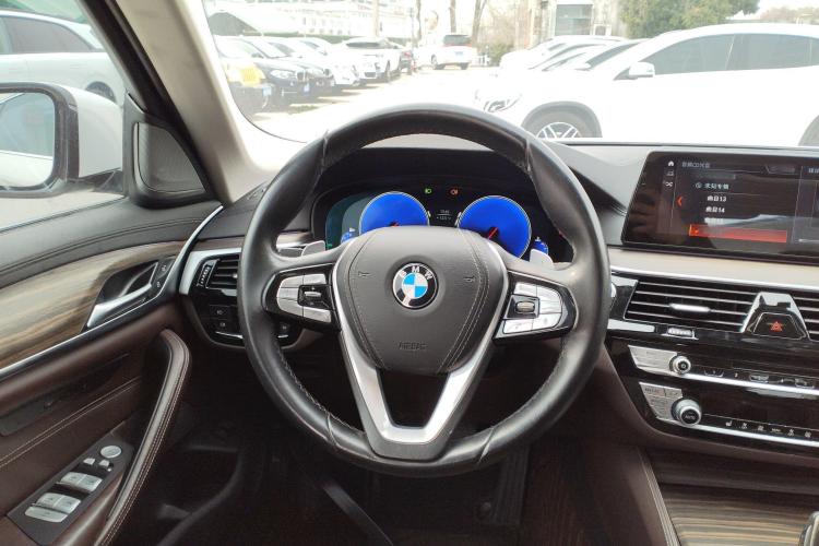 宝马5系 2019款 530Li 领先型 豪华套装局部细节13