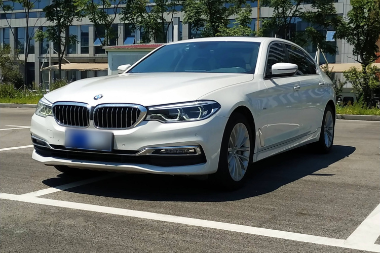 宝马5系 2018款 530Li 领先型 豪华套装车身外观1