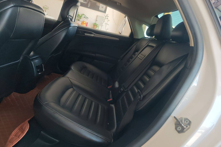 福特 蒙迪欧 2017款 EcoBoost 180 时尚型中控内饰7004