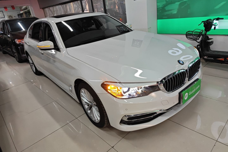 宝马5系 2020款 525Li 豪华套装车身外观3