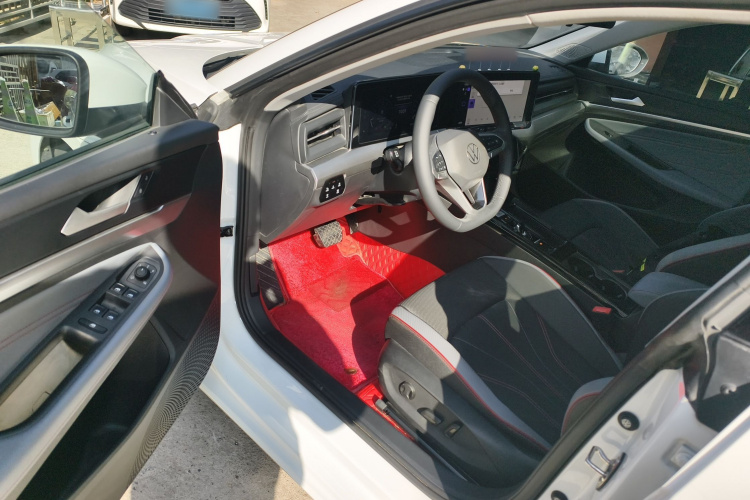 大众 2025款 凌渡L 280TSI DSG炫辣版中控内饰20