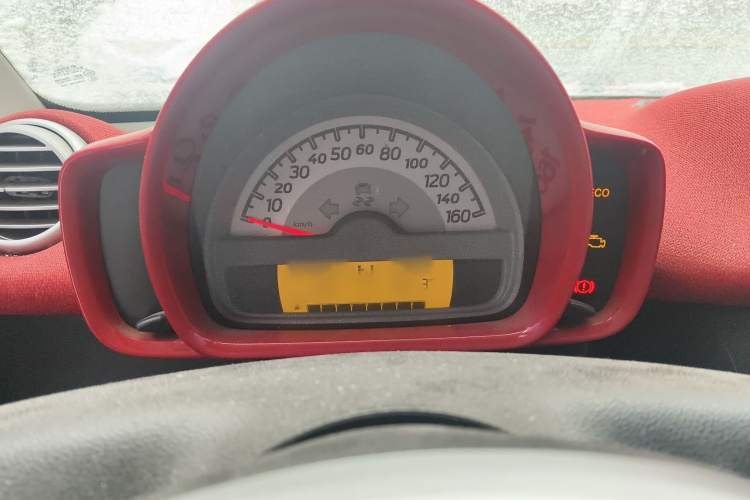 smart fortwo 2011款 1.0 MHD 硬顶激情版局部细节14