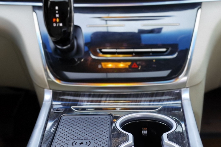 别克GL8 2022款 陆上公务舱 652T 豪华型局部细节16