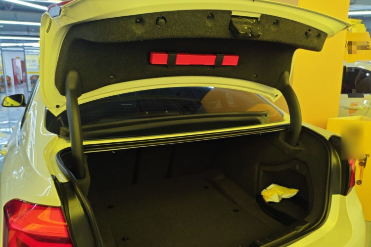 宝马3系 2019款 320Li 时尚型机舱底盘23