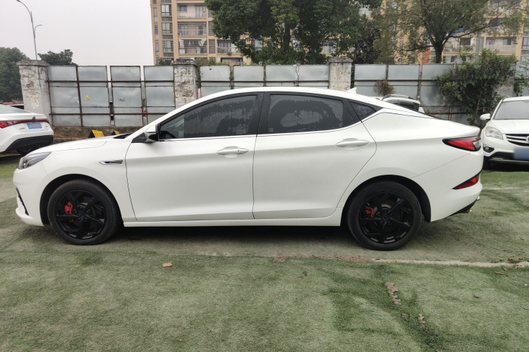 思皓A5 2023款 1.5T CVT豪华舒享型车身外观4