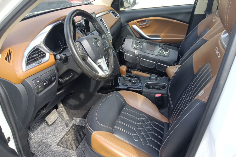 东南DX7 2017款 1.5T 自动豪华型中控内饰19