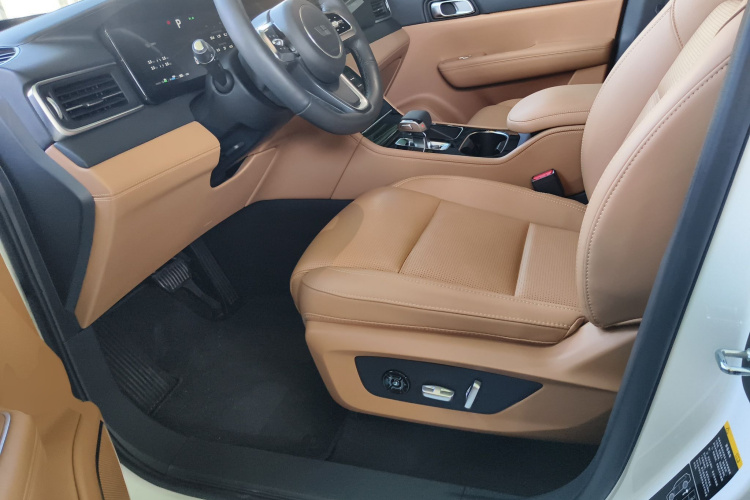 理想汽车 理想ONE 2021款 增程6座版中控内饰19