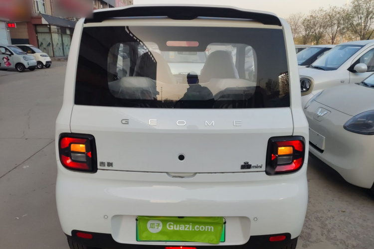 吉利银河 熊猫 2025款 210km 元气熊车身外观6