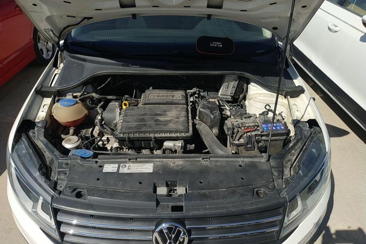 大众 桑塔纳 2019款 1.5L 手动风尚版 国VI机舱底盘24