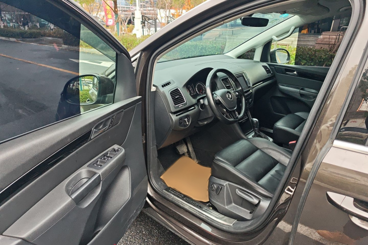 大众 夏朗 2018款 380TSI 尊享型 7座中控内饰7002