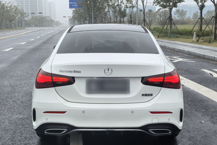 奔驰A级 2024款 改款 A 200 L 时尚型车身外观6009