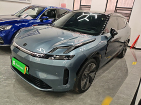 领克08 EM-P 2025款 220km 四驱性能Halo