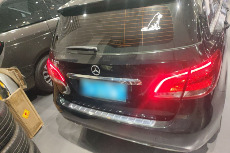 奔驰B级 2015款 B 200 动感型车身外观6