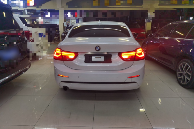 宝马1系 2018款 118i 运动型车身外观6004