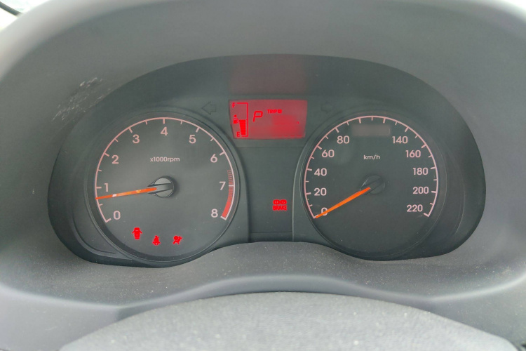 现代 瑞纳 2014款 1.4L 自动智能型GLS局部细节14