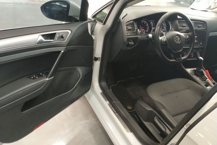 大众 高尔夫 2019款 280TSI DSG舒适型 国V中控内饰7003
