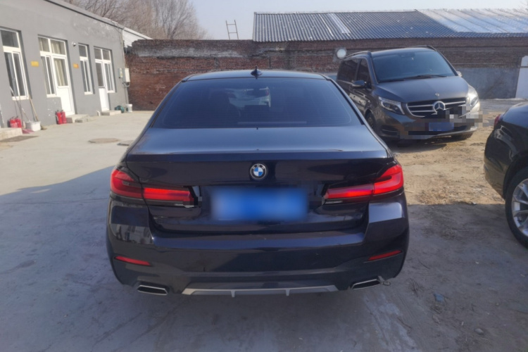 宝马5系 2022款 改款二 525Li M运动套装车身外观6