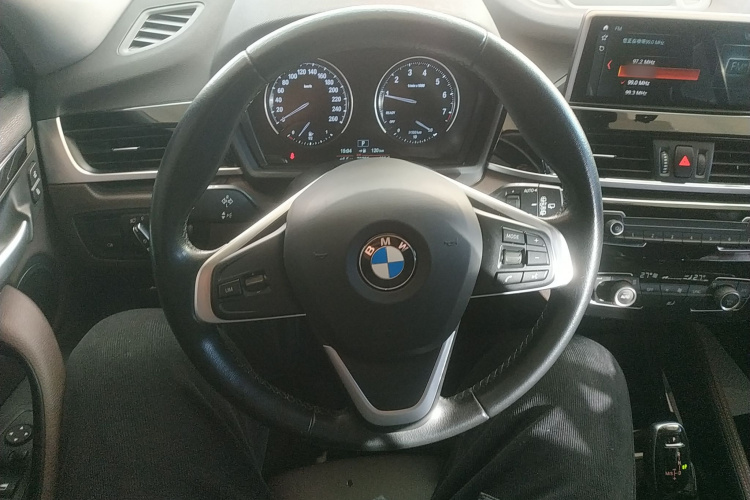 宝马X2 2020款 sDrive20i M越野套装中控内饰13