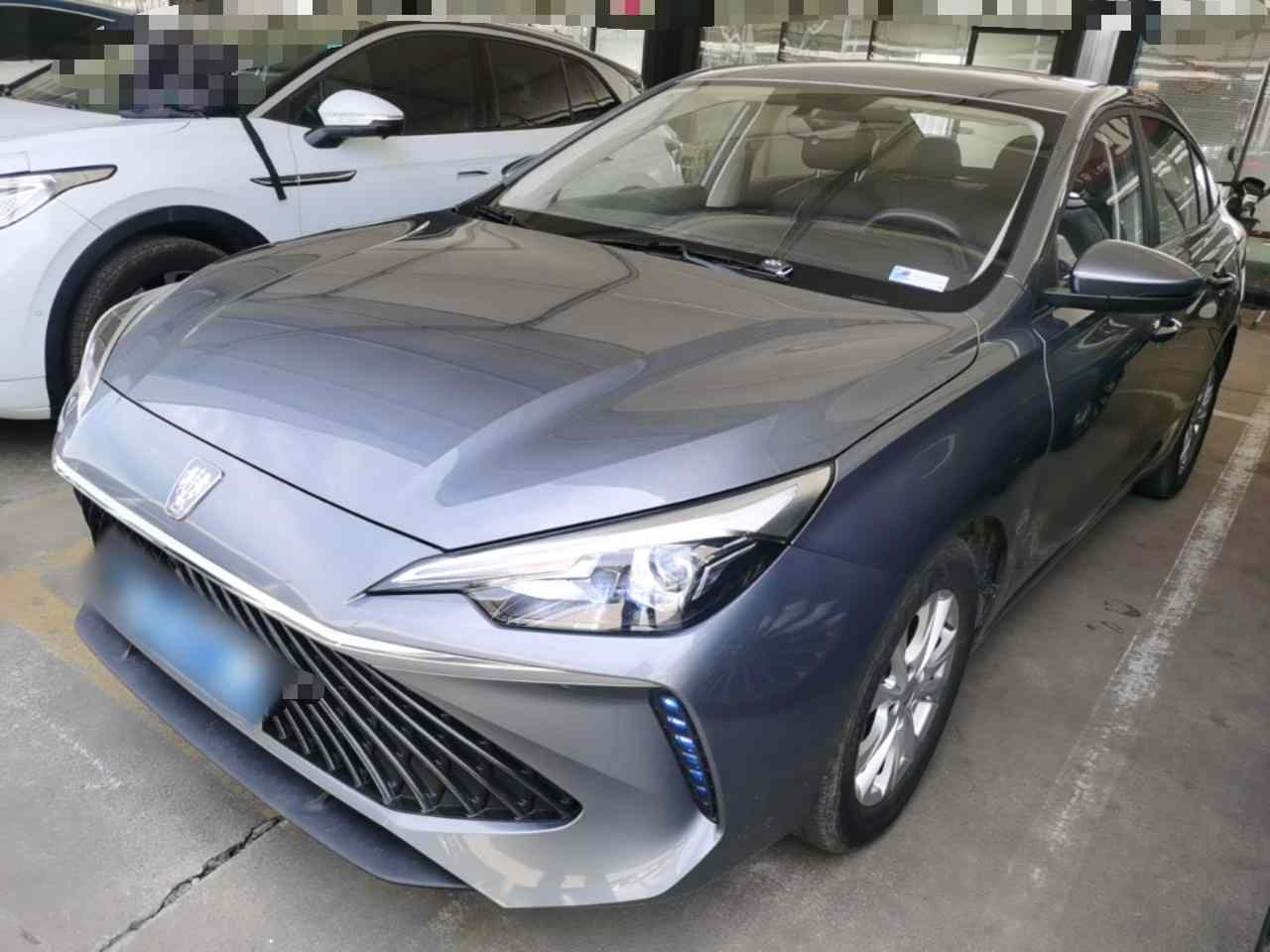 荣威i5 2023款 1.5L CVT豪华版(2)