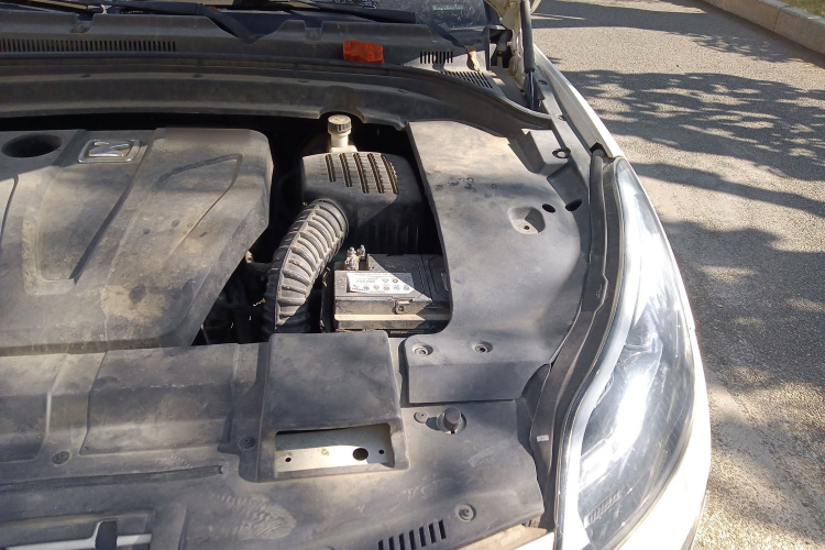 众泰SR9 2017款 2.0T 自动极致之心版机舱底盘26