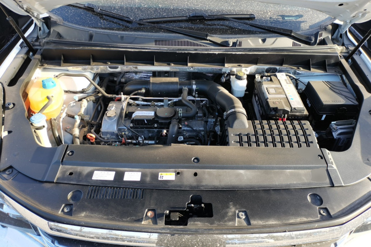 广汽传祺 传祺GS8 2017款 320T 两驱豪华智联版（七座）机舱底盘24