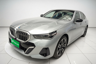 宝马5系 2025款 530Li 领先型 M运动套装