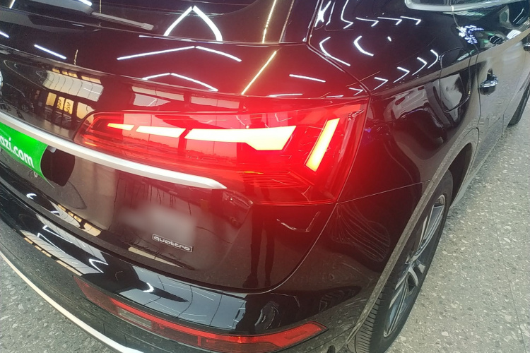 奥迪Q5L 2022款 40T 时尚动感型车身外观6006