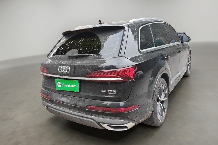 奥迪Q7 2023款 55 TFSI quattro S line运动型车身外观7