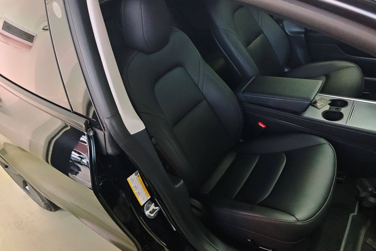 特斯拉 Model 3 2022款 后轮驱动版中控内饰41