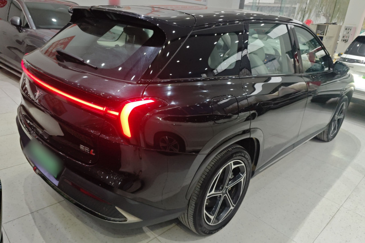 哪吒汽车 哪吒L 2024款 增程 310 闪充版车身外观6005