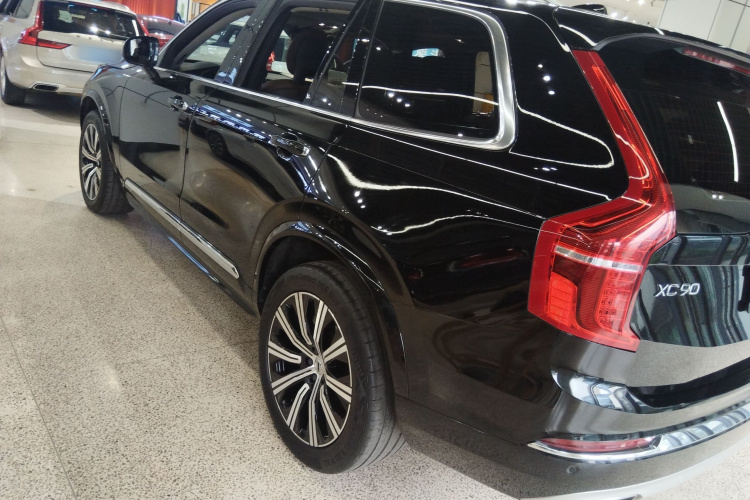 沃尔沃XC90 2020款 T6 智逸豪华版 7座车身外观4