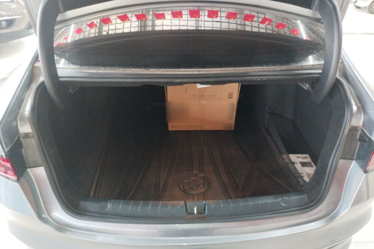 比亚迪 秦PLUS 2023款 冠军版 DM-i 55KM领先型机舱底盘23