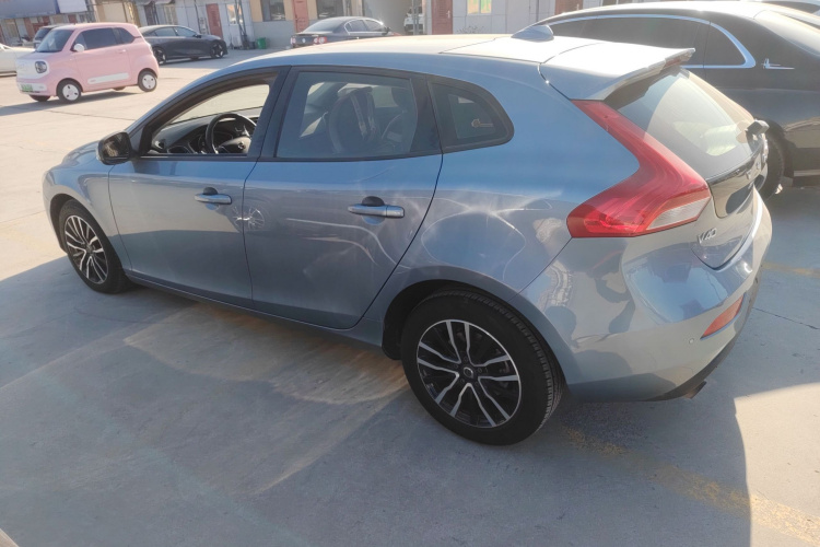 沃尔沃V40 2018款 T3 智逸版车身外观4