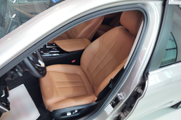 宝马5系 2018款 528Li 上市特别版局部细节19