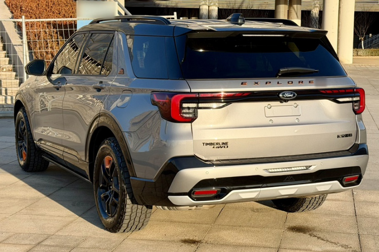 福特 探险者 2024款 2.3T EcoBoost 昆仑巅峰版 6座车身外观6001