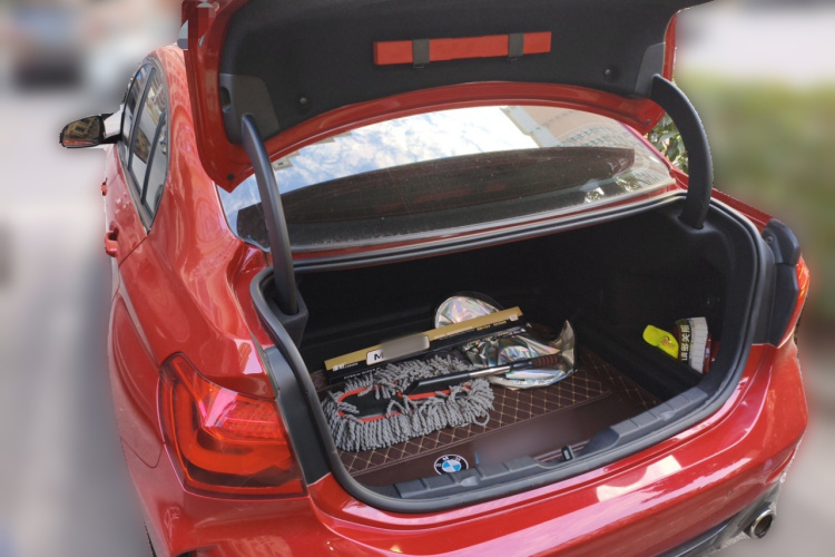 宝马1系 2019款 120i 领先型M运动套装局部细节23