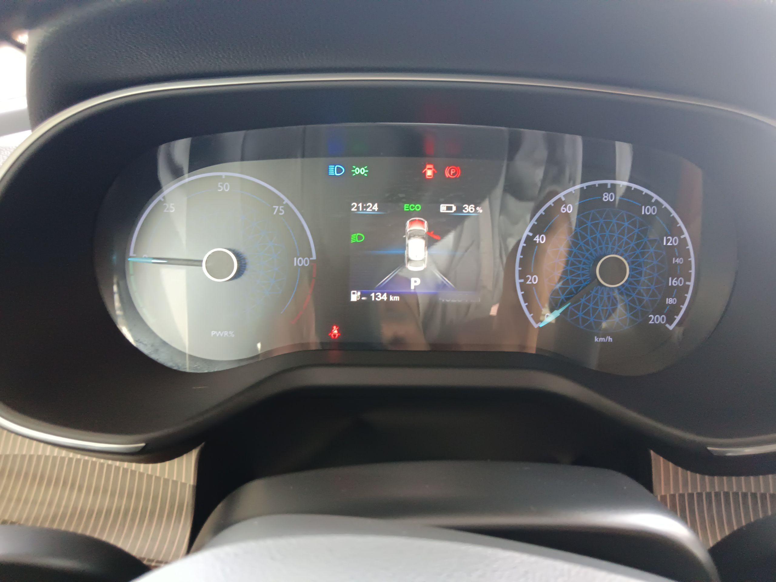 红旗E-QM5 2021款 充电 T3版 4座