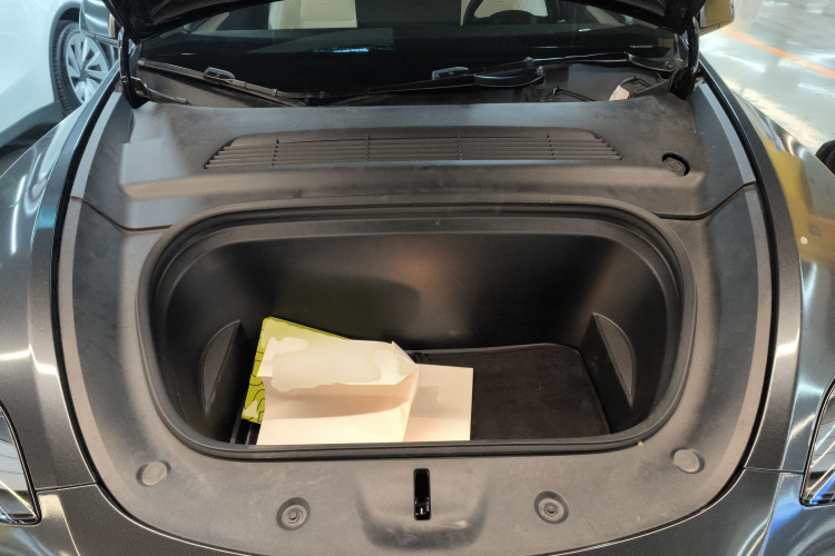 特斯拉 Model Y 2021款 Performance高性能全轮驱动版局部细节24