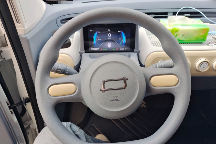 奔腾小马 2025款 222km 灵动马中控内饰13