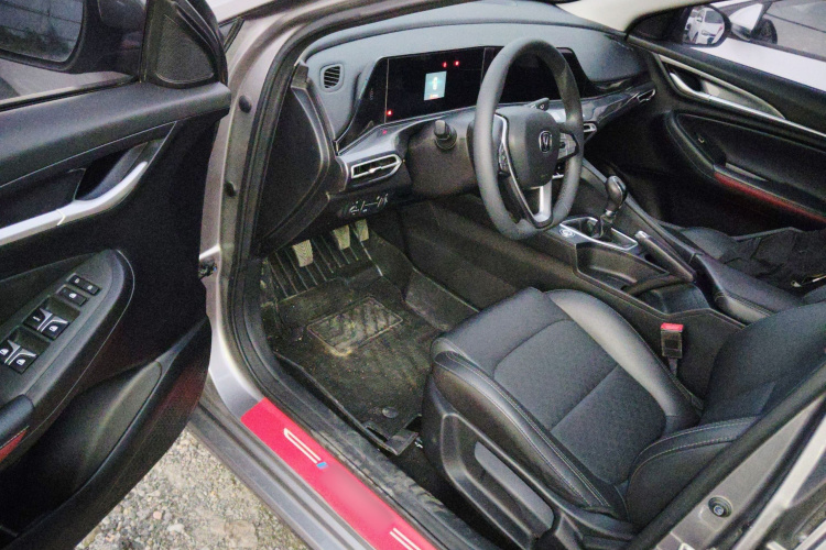 长安 逸动 2020款 PLUS 1.6L GDI 手动豪华型中控内饰7003