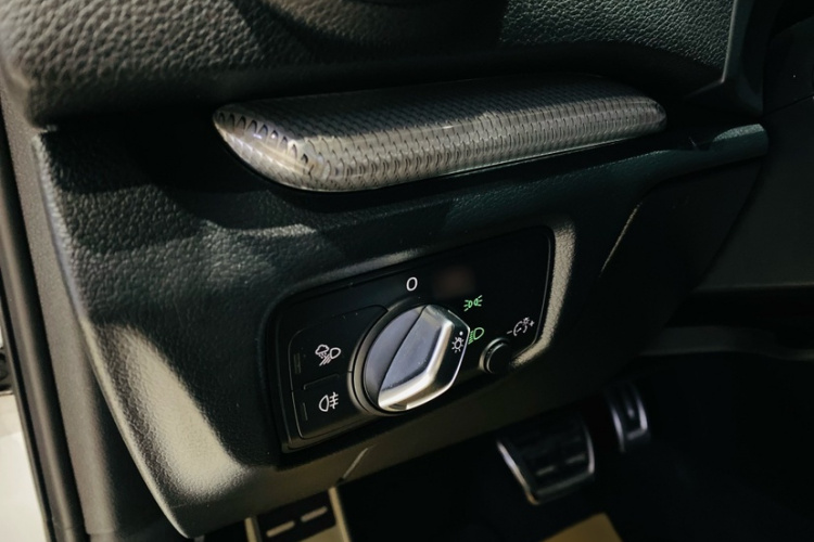 奥迪A3 2020款 Limousine 35 TFSI 风尚型 国VI中控内饰7008