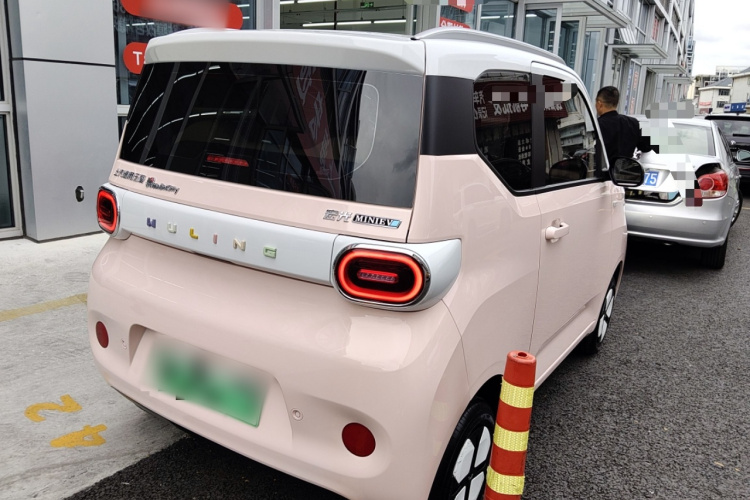 五菱汽车 宏光MINIEV 2024款 第三代 215km 进阶版车身外观7